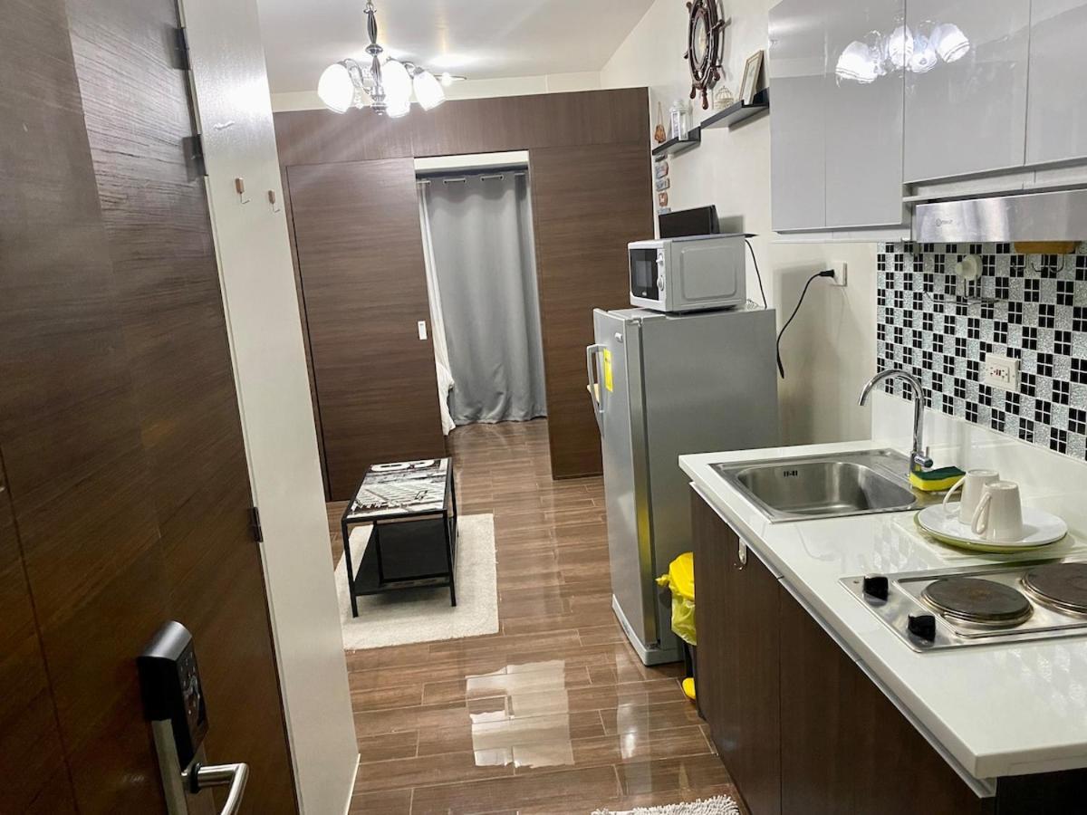 Cruise Ship Escape Makati 300 Mbps Gym Swim Park 2271 Apartment Manila
