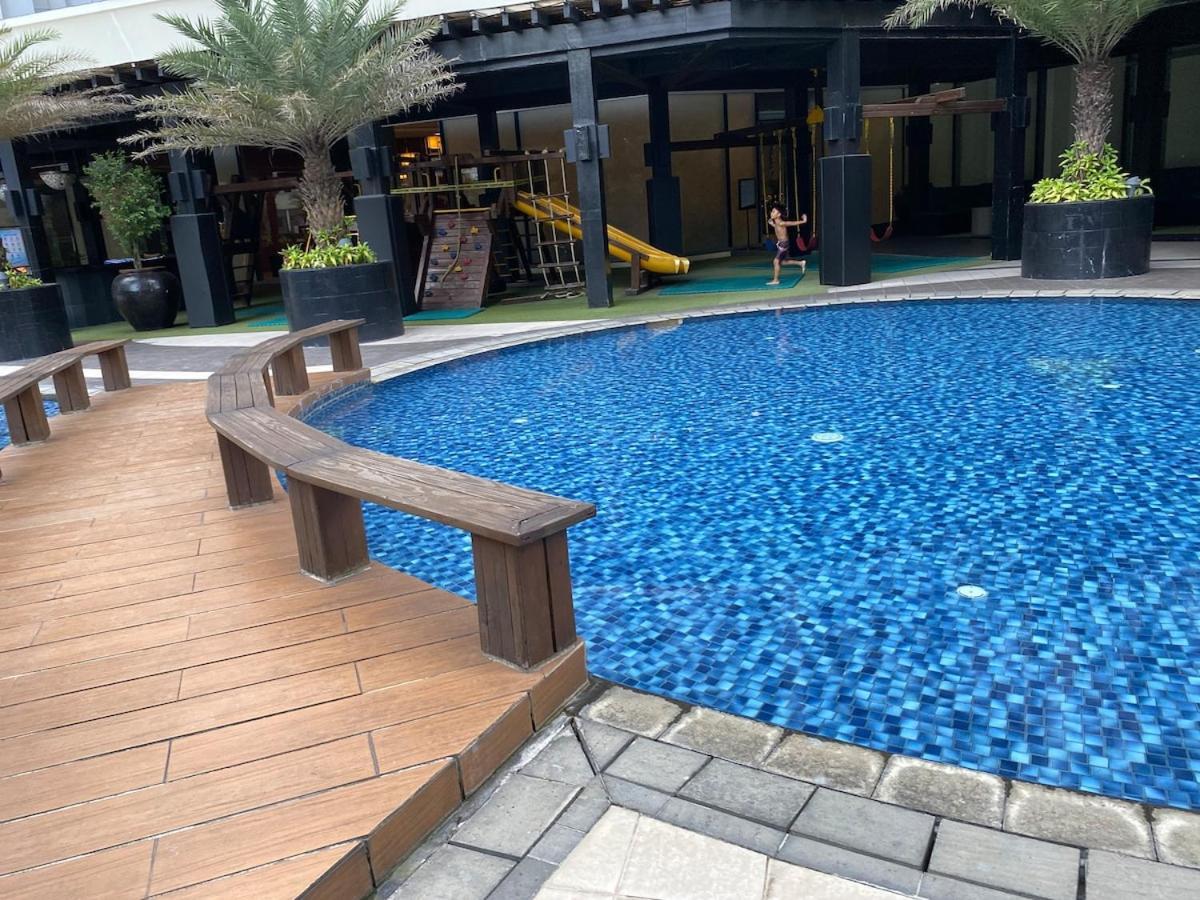Cruise Ship Escape Makati 300 Mbps Gym Swim Park 2271 * Manila