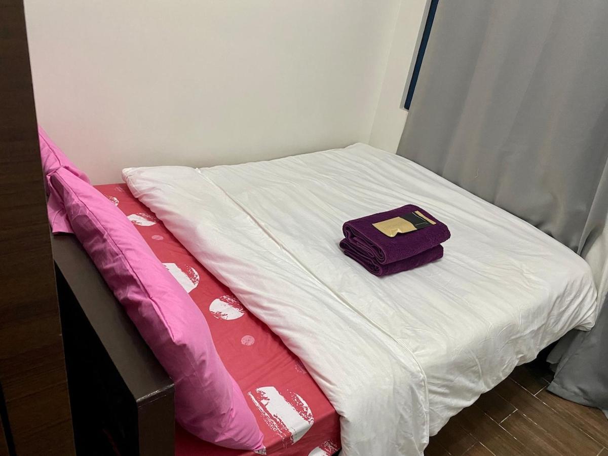 Cruise Ship Escape Makati 300 Mbps Gym Swim Park 2271 Apartment