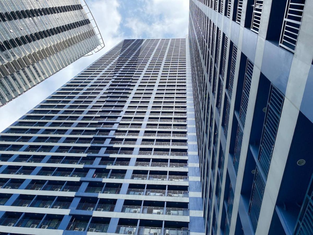 Apartment Cruise Ship Escape Makati 300 Mbps Gym Swim Park 2271 Manila