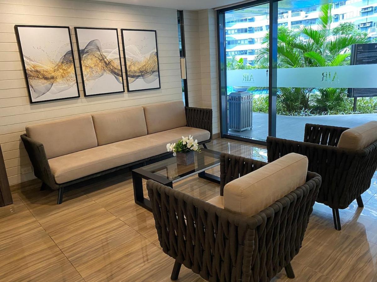 Apartment Cruise Ship Escape Makati 300 Mbps Gym Swim Park 2271 Manila